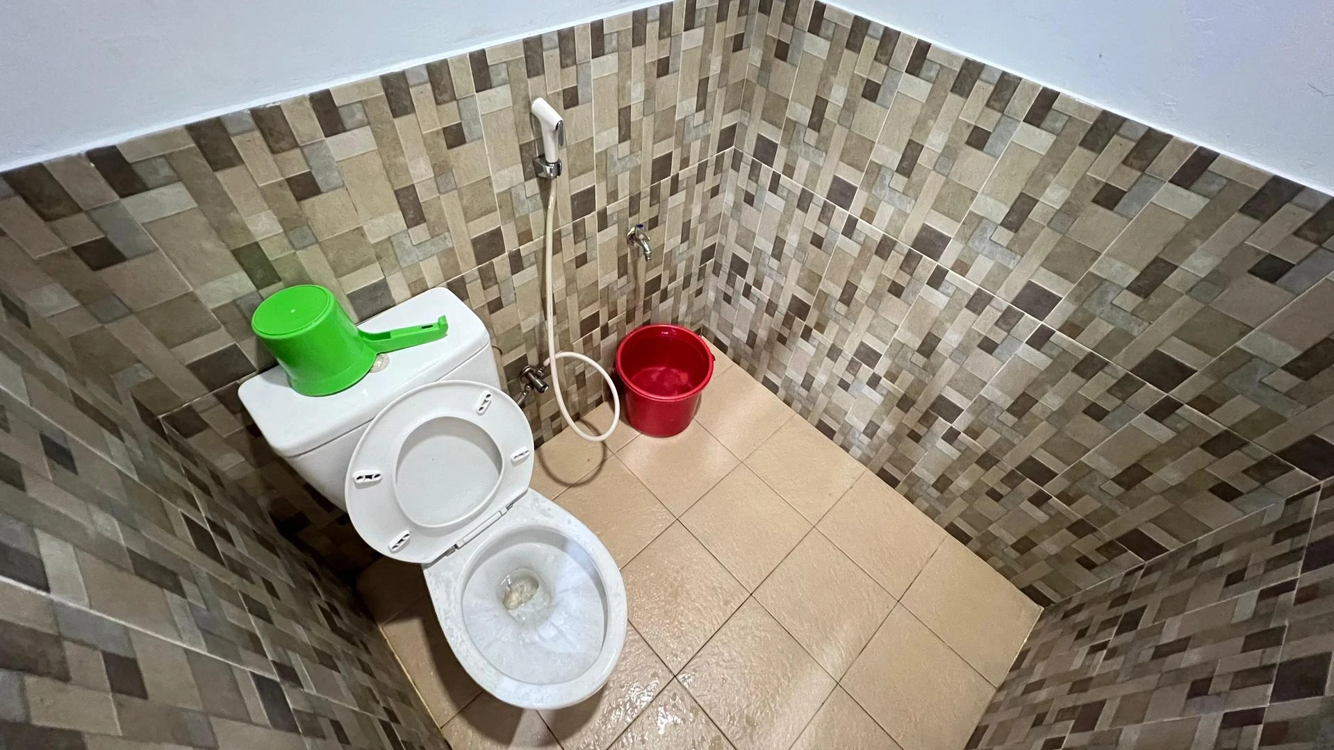 Villa Everest ( BEBAS BERISIK ) - Foto 5